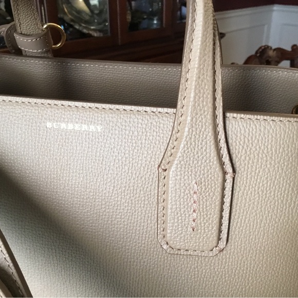 Burberry Medium Banner Bag in Camel - NWOT Authentic - Picture 10 of 11